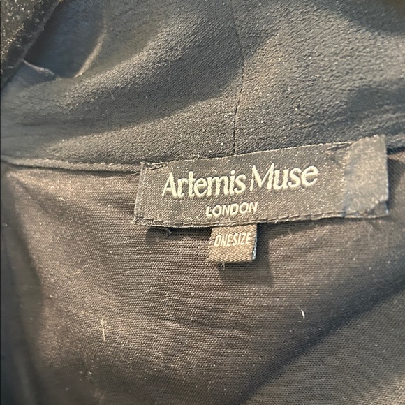 Black and Gold Women's Kimono/jacket - Picture 4 of 8